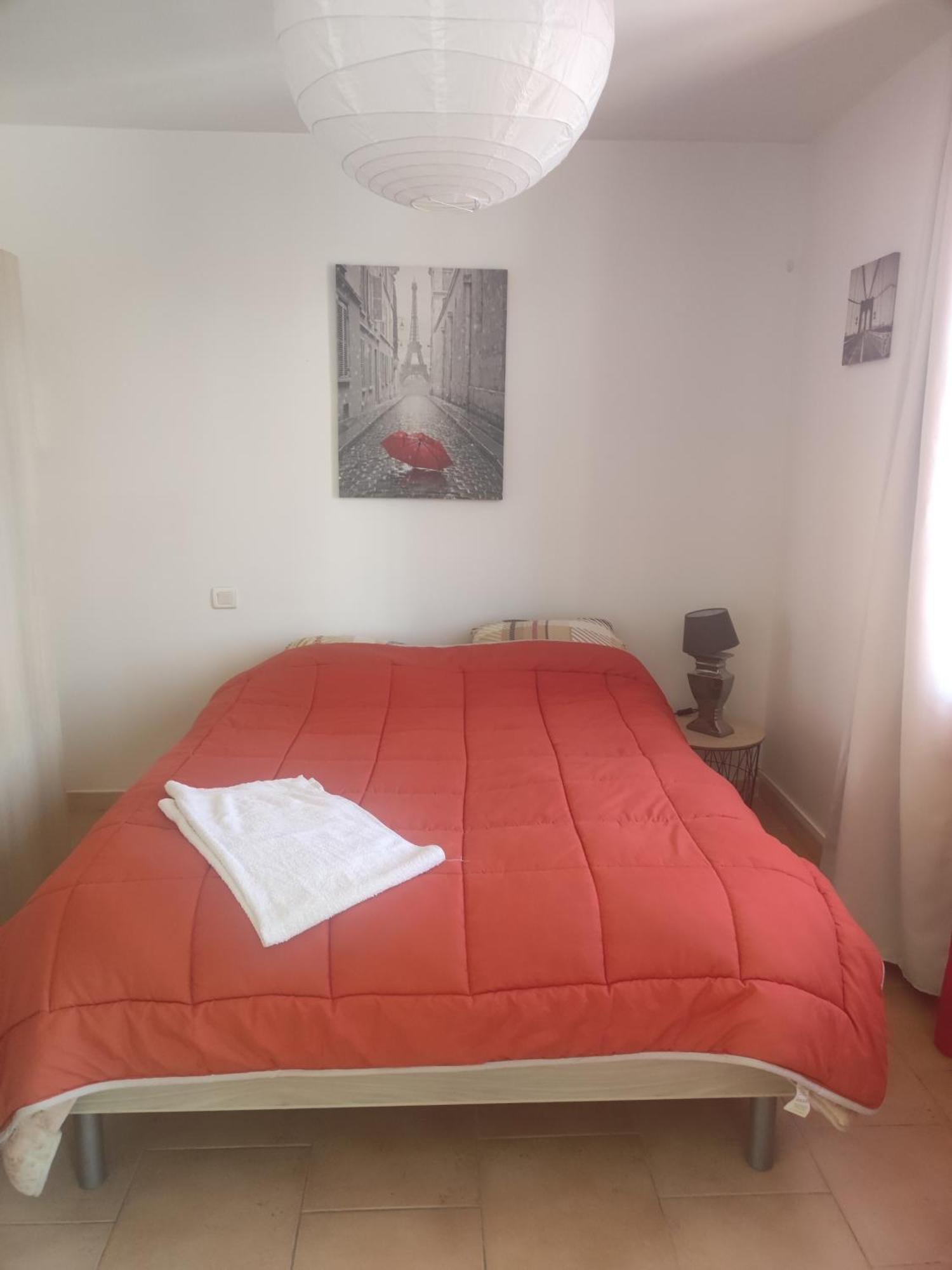 Apartamento Ingrid Mary Nimes Habitación foto