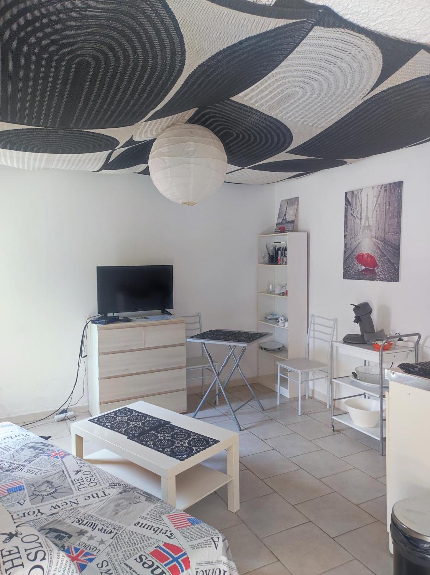 Apartamento Ingrid Mary Nimes Exterior foto