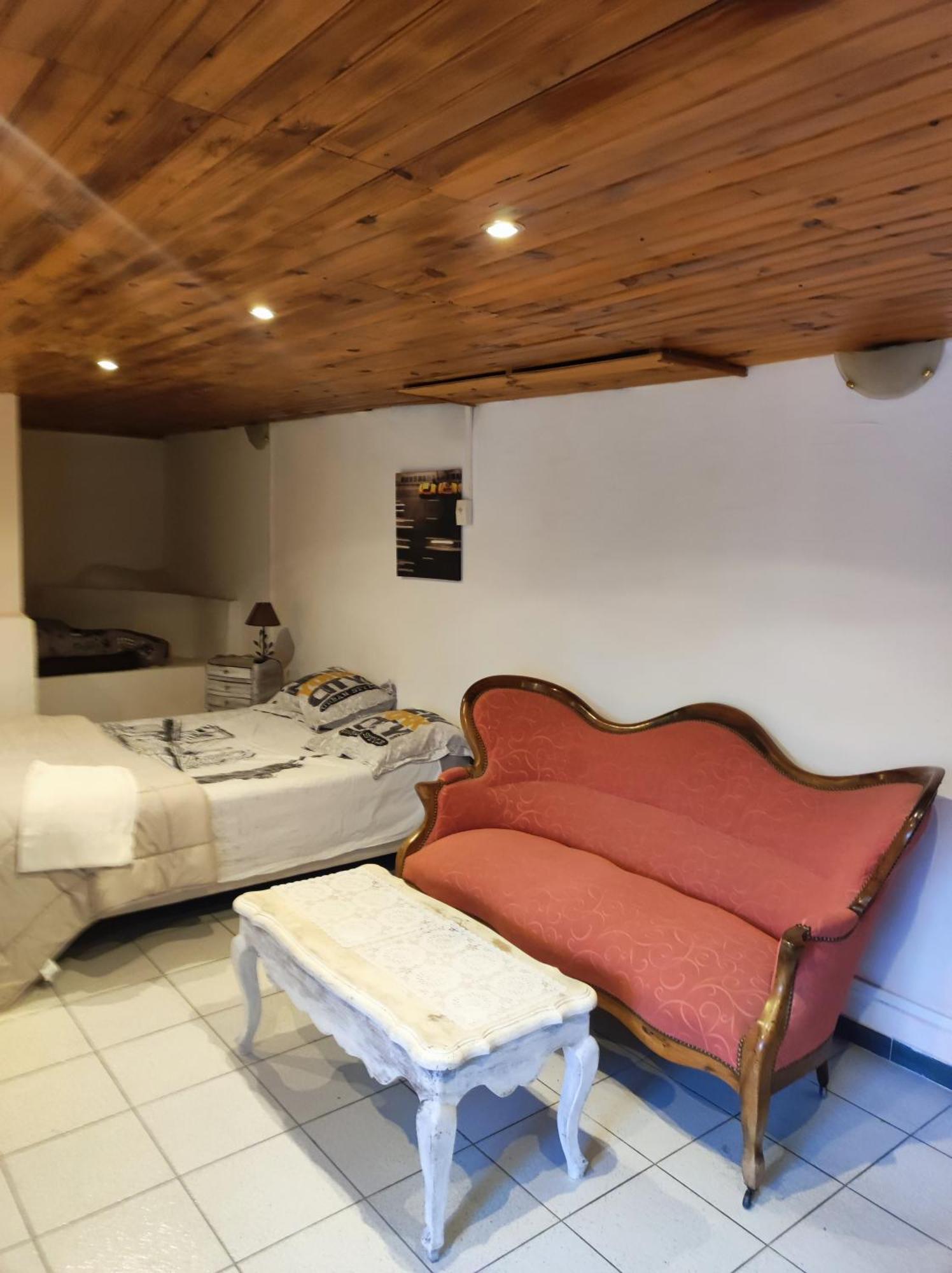 Apartamento Ingrid Mary Nimes Habitación foto