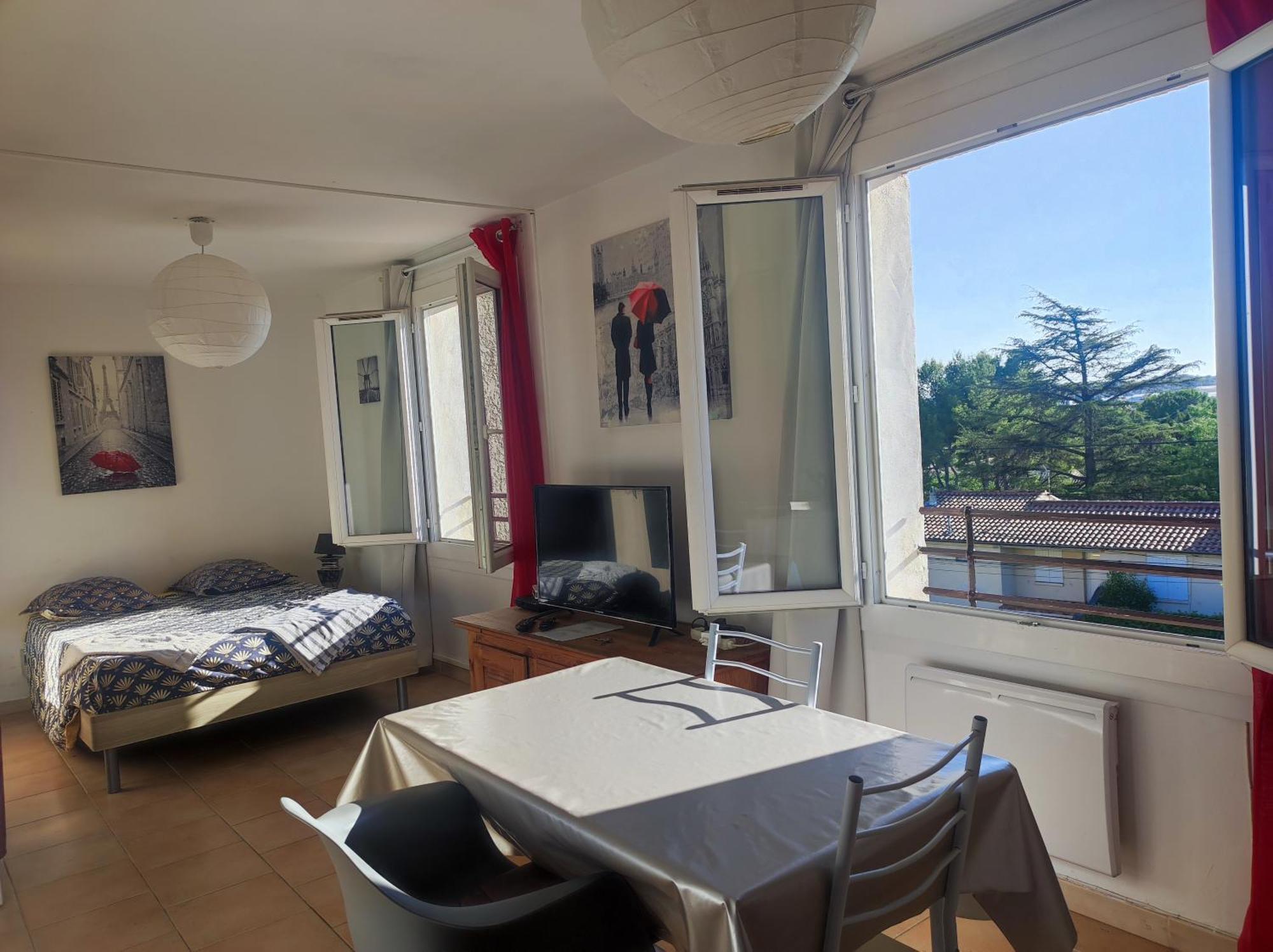 Apartamento Ingrid Mary Nimes Habitación foto