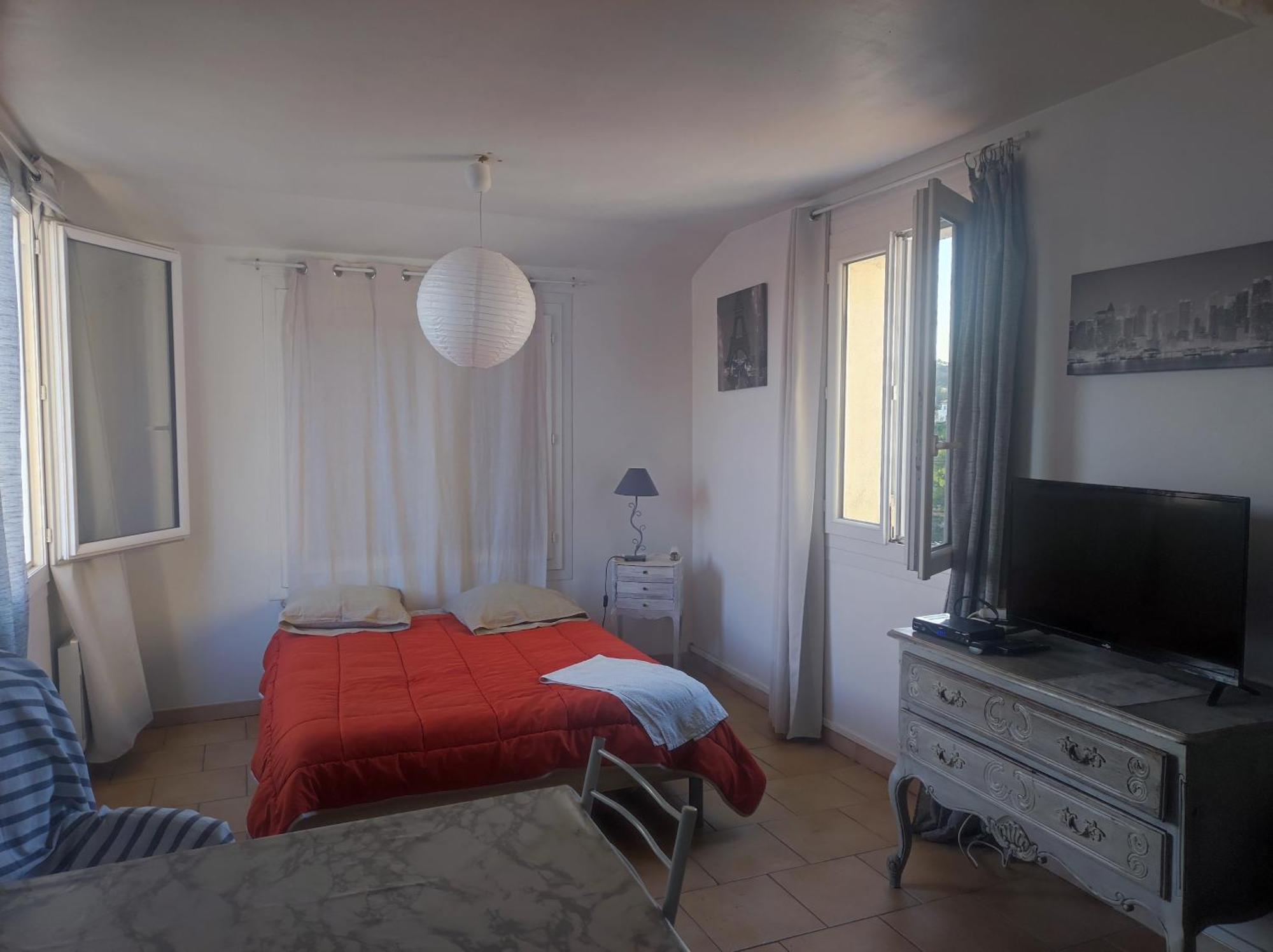 Apartamento Ingrid Mary Nimes Habitación foto