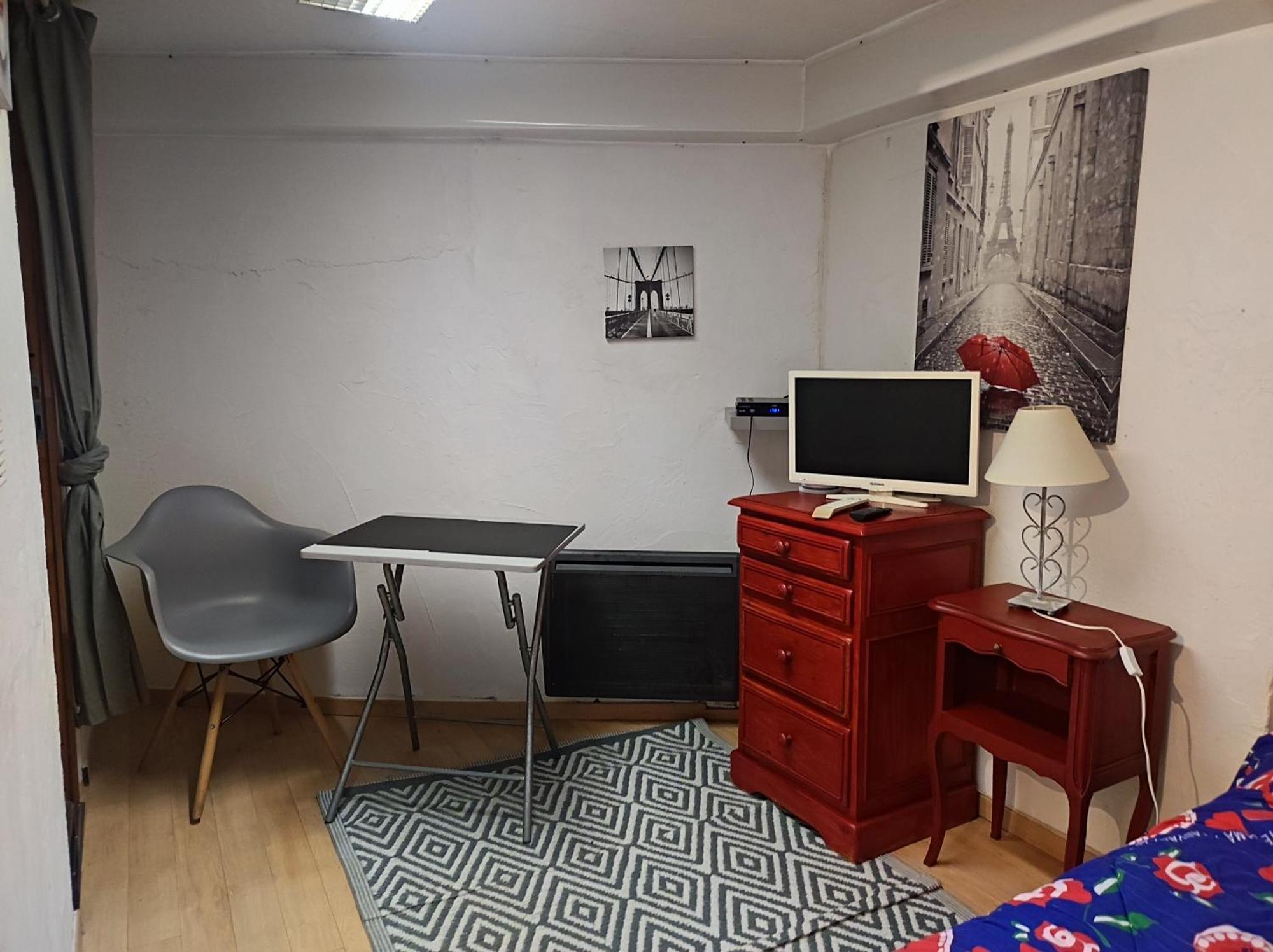 Apartamento Ingrid Mary Nimes Habitación foto