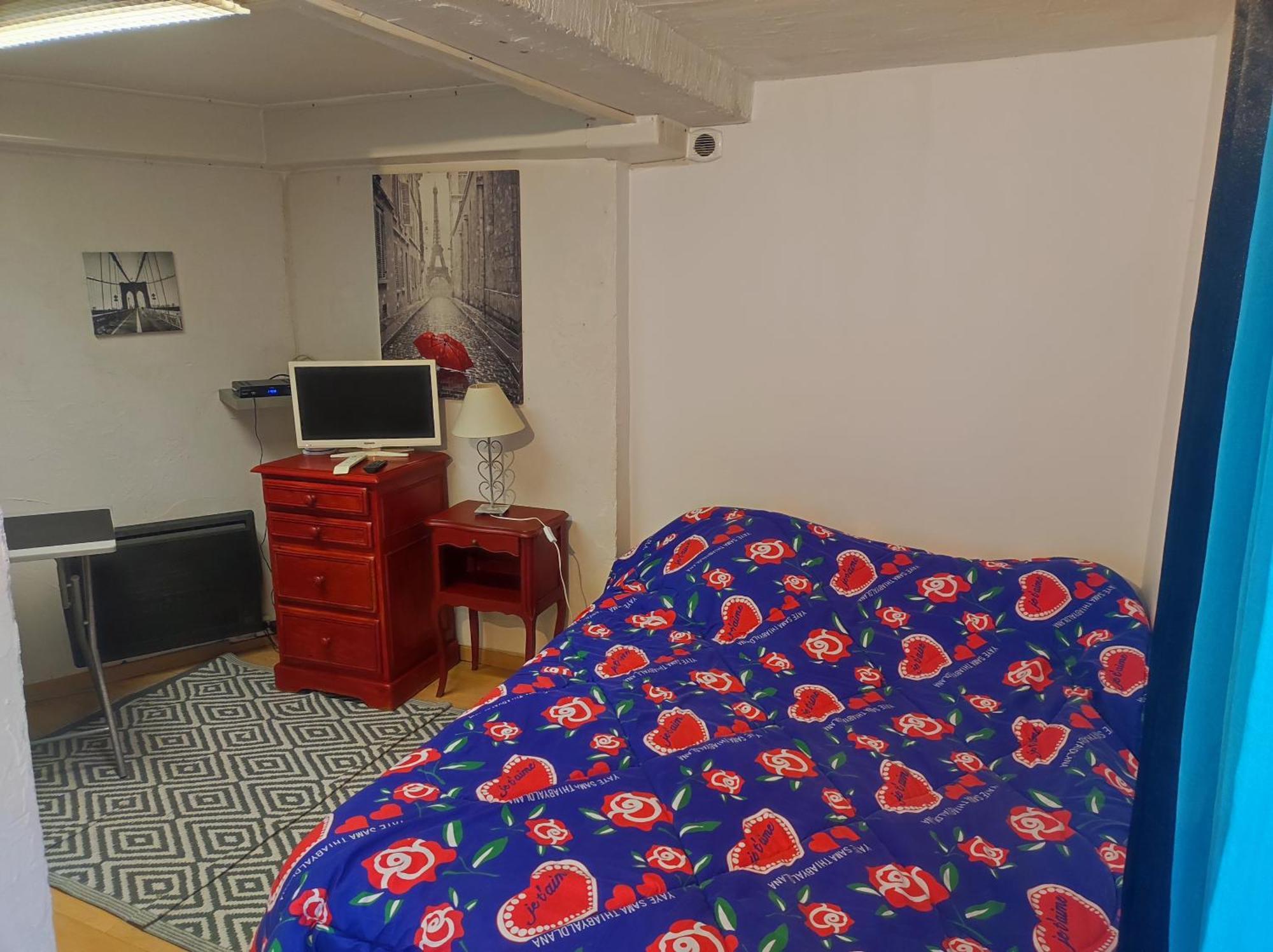 Apartamento Ingrid Mary Nimes Habitación foto