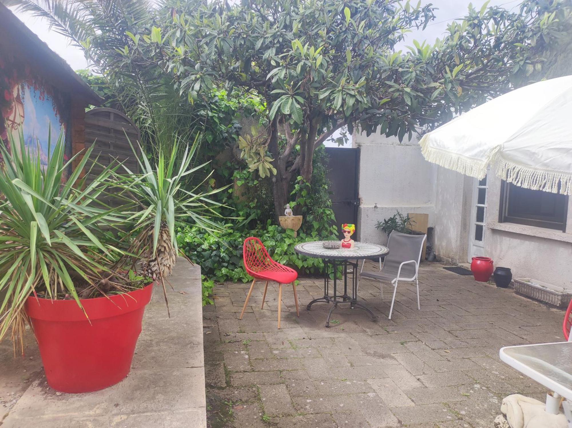 Apartamento Ingrid Mary Nimes Exterior foto