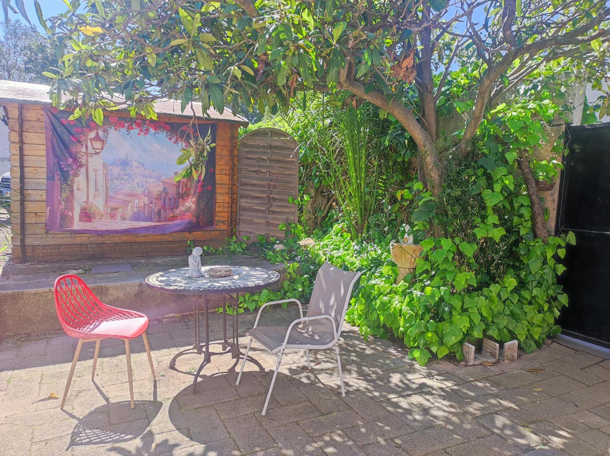 Apartamento Ingrid Mary Nimes Exterior foto