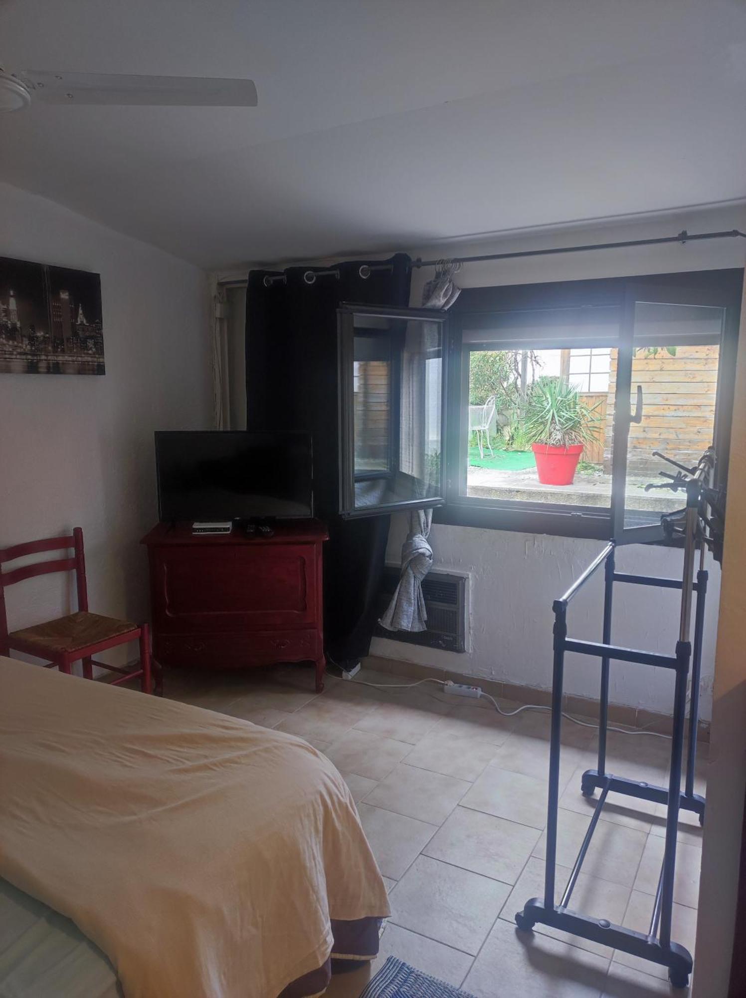 Apartamento Ingrid Mary Nimes Exterior foto